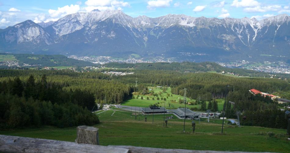 Blick von Heiligwasser auf Innsbruck und die Nordkette