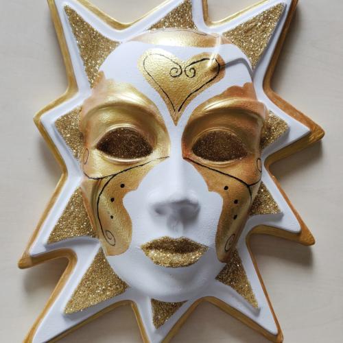 Venezianische Maske, Leonie