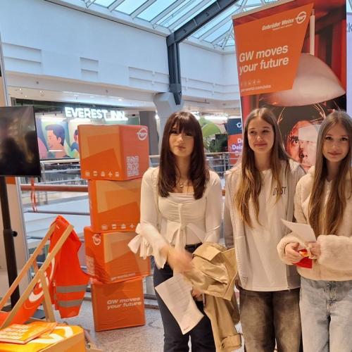 3 Schüler/innen bei der Grow 2025