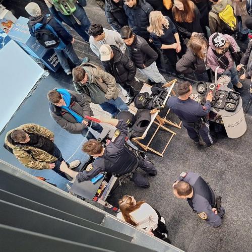 Bild zeigt den Ausstellungsstand von Land Tirol in Vogelperspektive